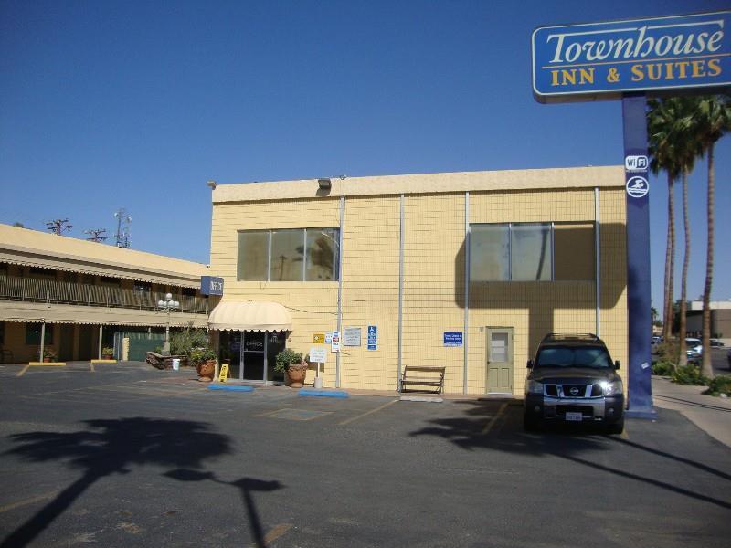 Townhouse Inn And Suites Brawley Esterno foto