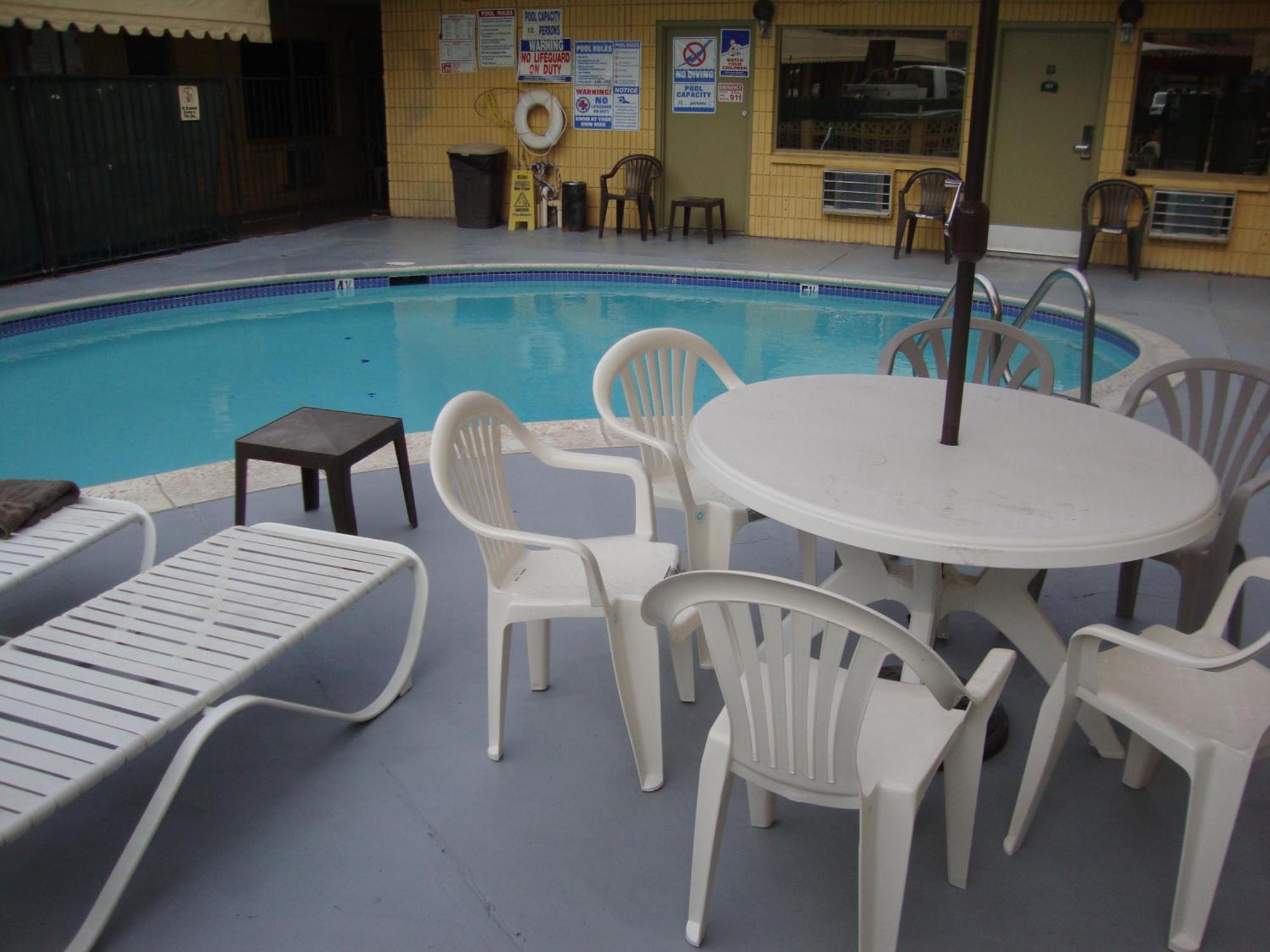Townhouse Inn And Suites Brawley Esterno foto