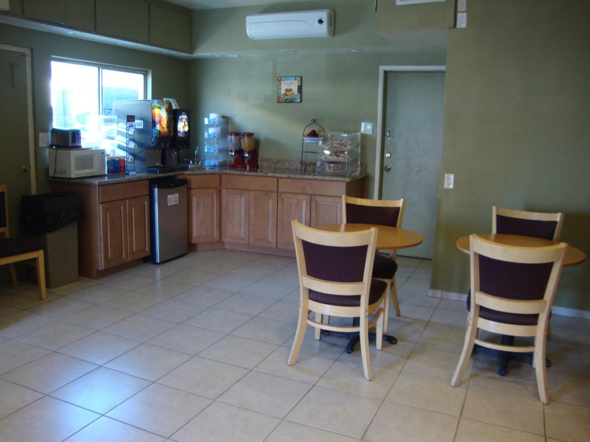 Townhouse Inn And Suites Brawley Esterno foto