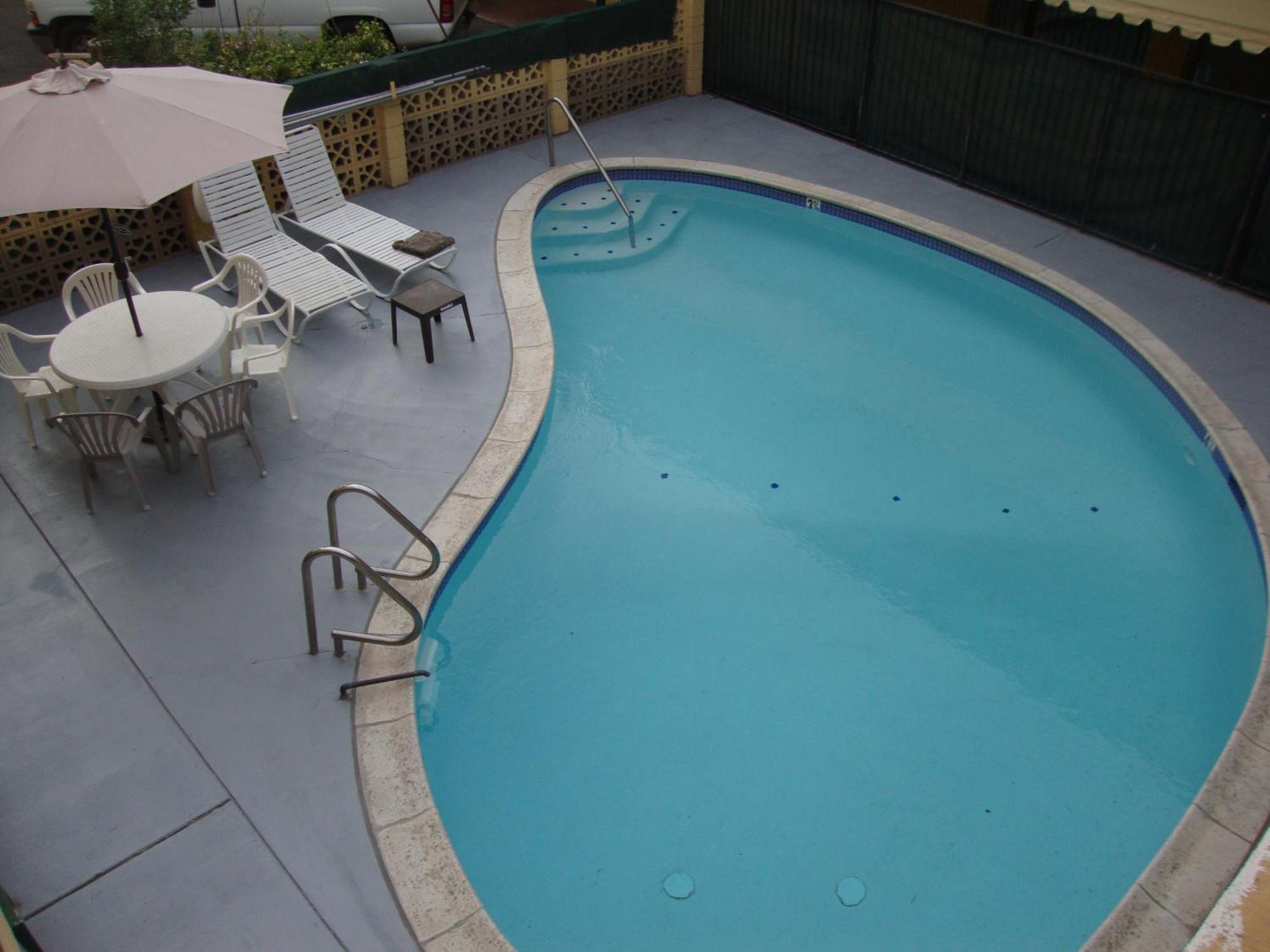 Townhouse Inn And Suites Brawley Esterno foto