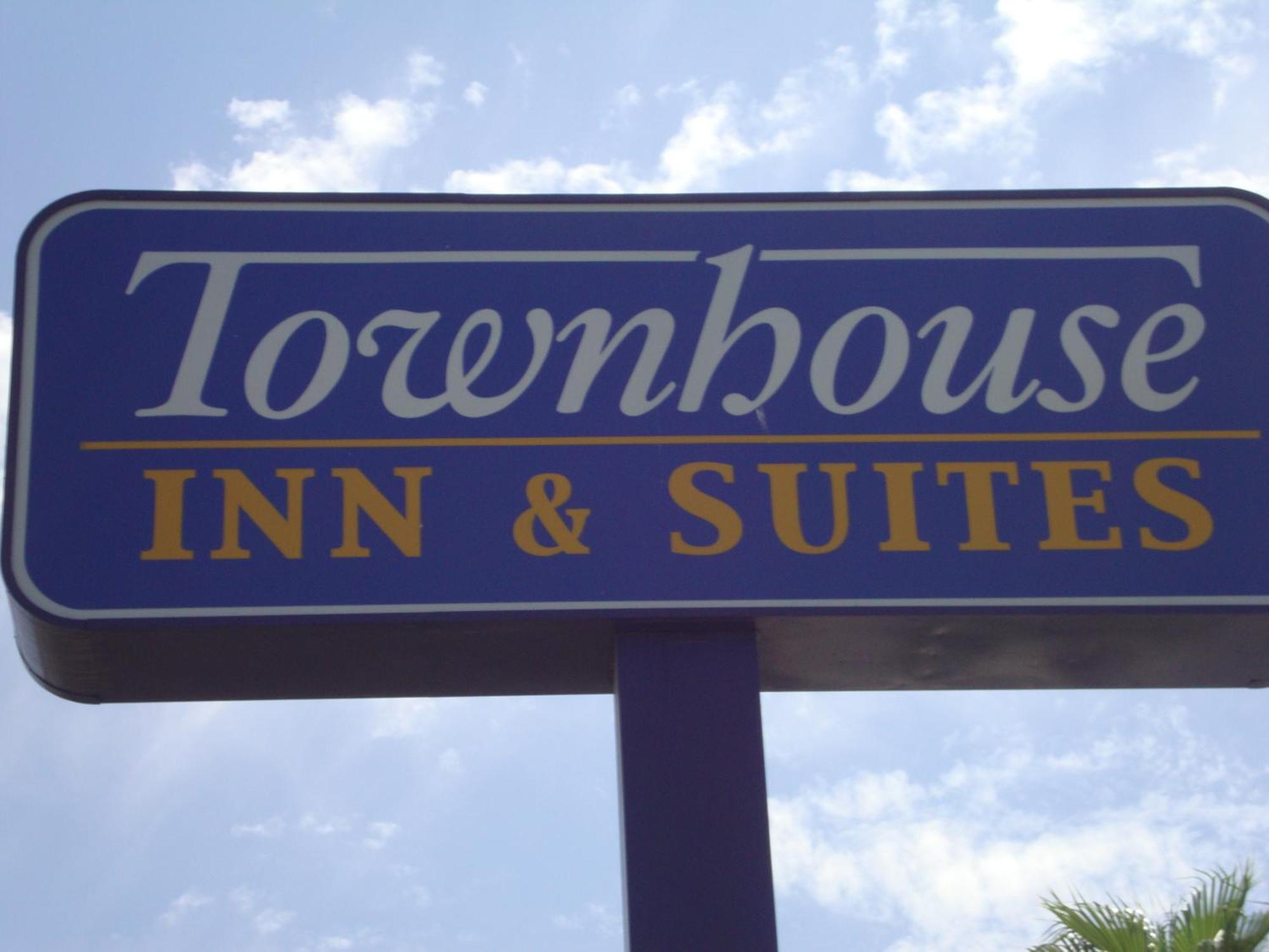 Townhouse Inn And Suites Brawley Esterno foto