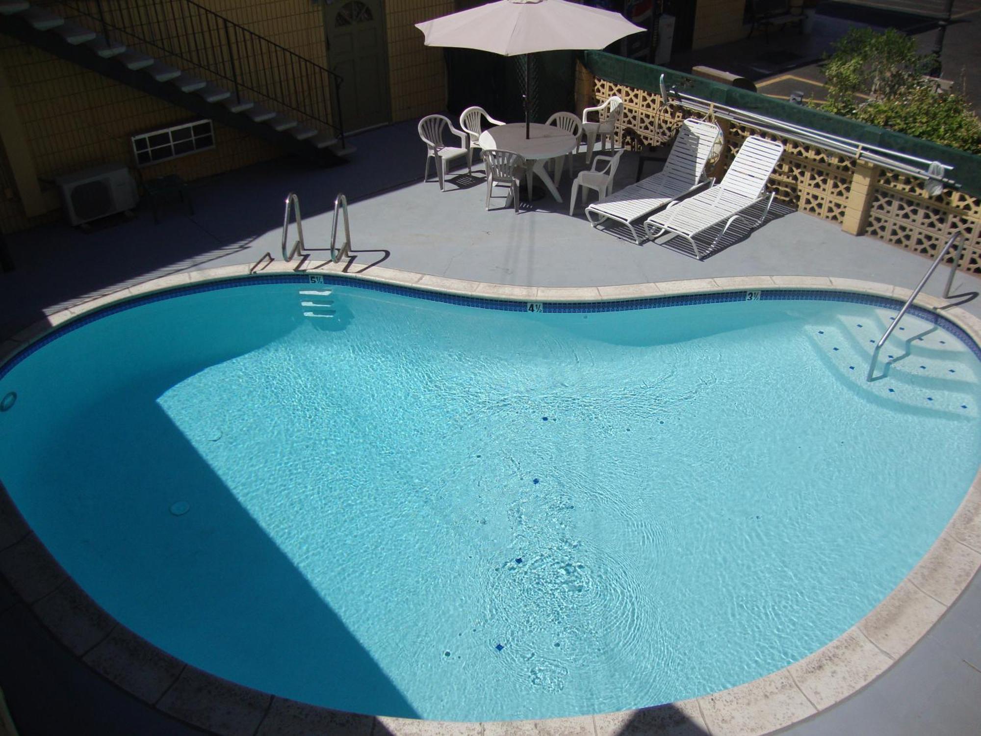 Townhouse Inn And Suites Brawley Esterno foto
