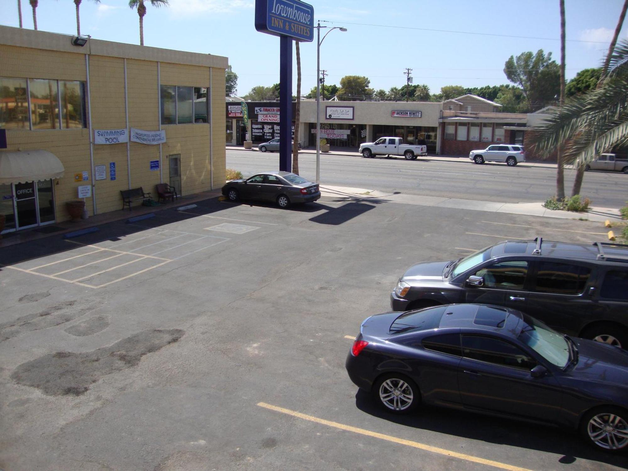 Townhouse Inn And Suites Brawley Esterno foto