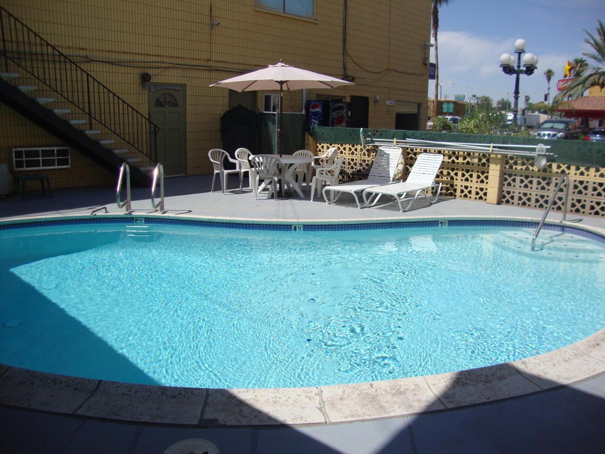 Townhouse Inn And Suites Brawley Servizi foto