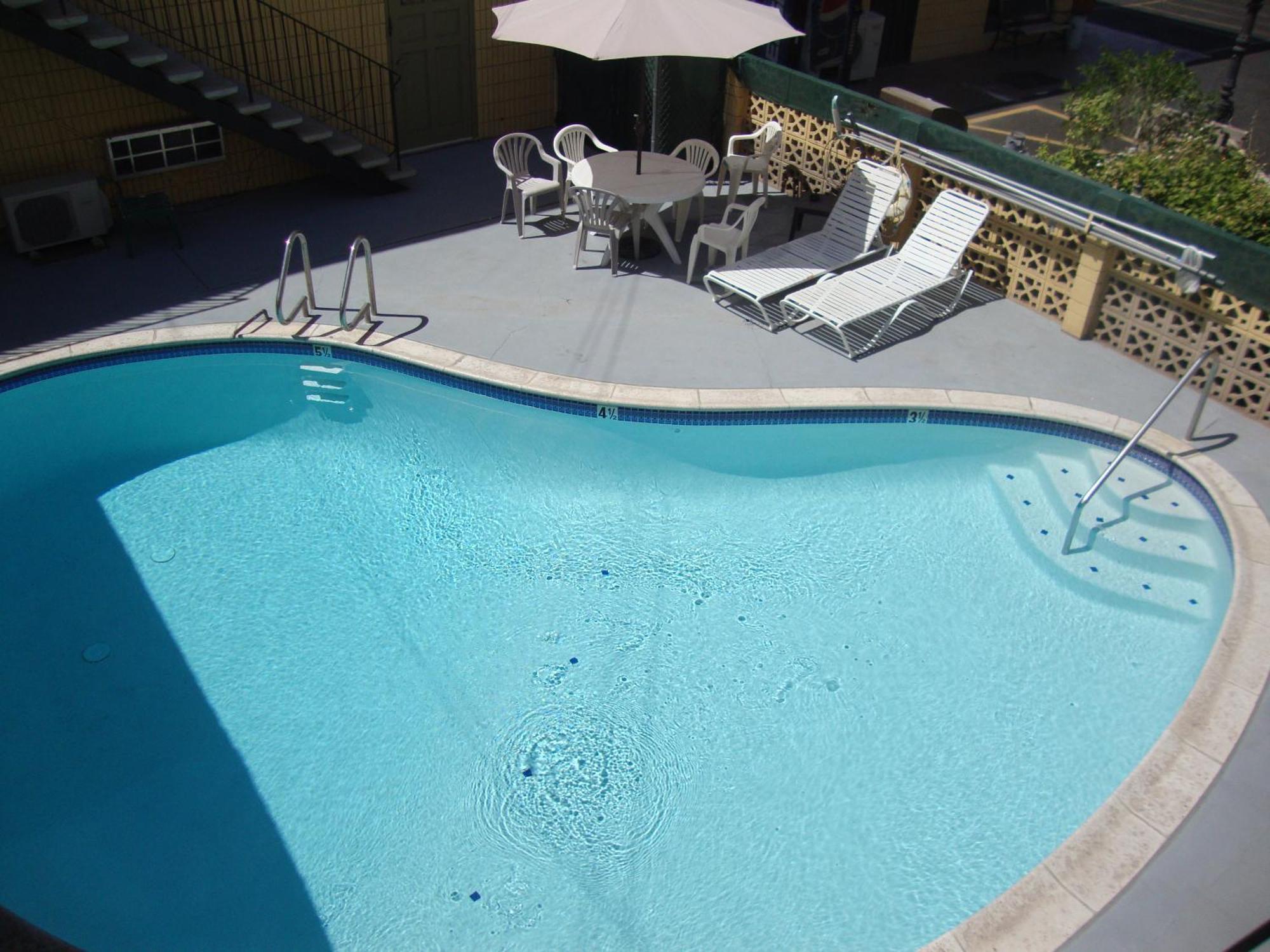 Townhouse Inn And Suites Brawley Esterno foto