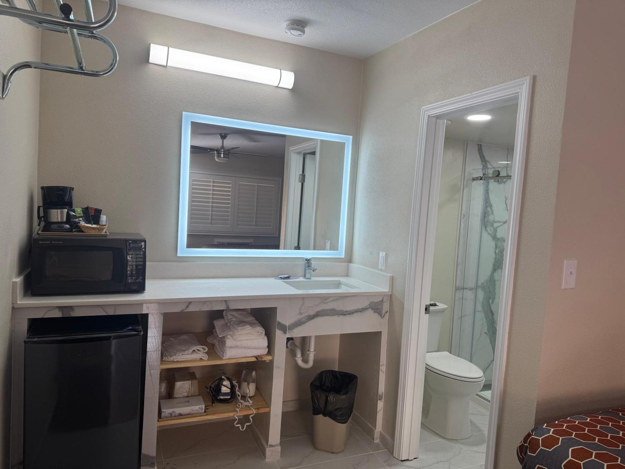Townhouse Inn And Suites Brawley Esterno foto