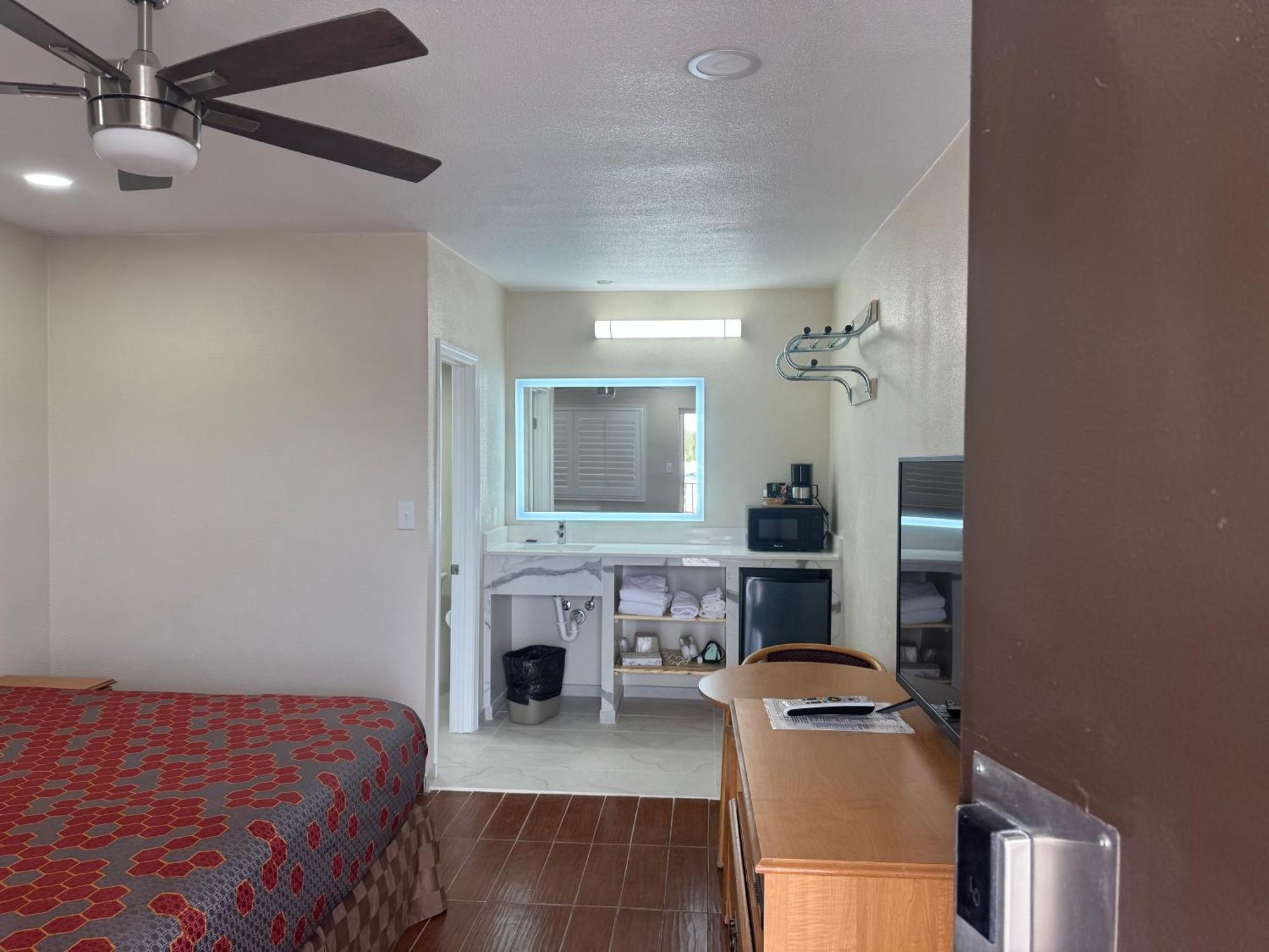 Townhouse Inn And Suites Brawley Esterno foto