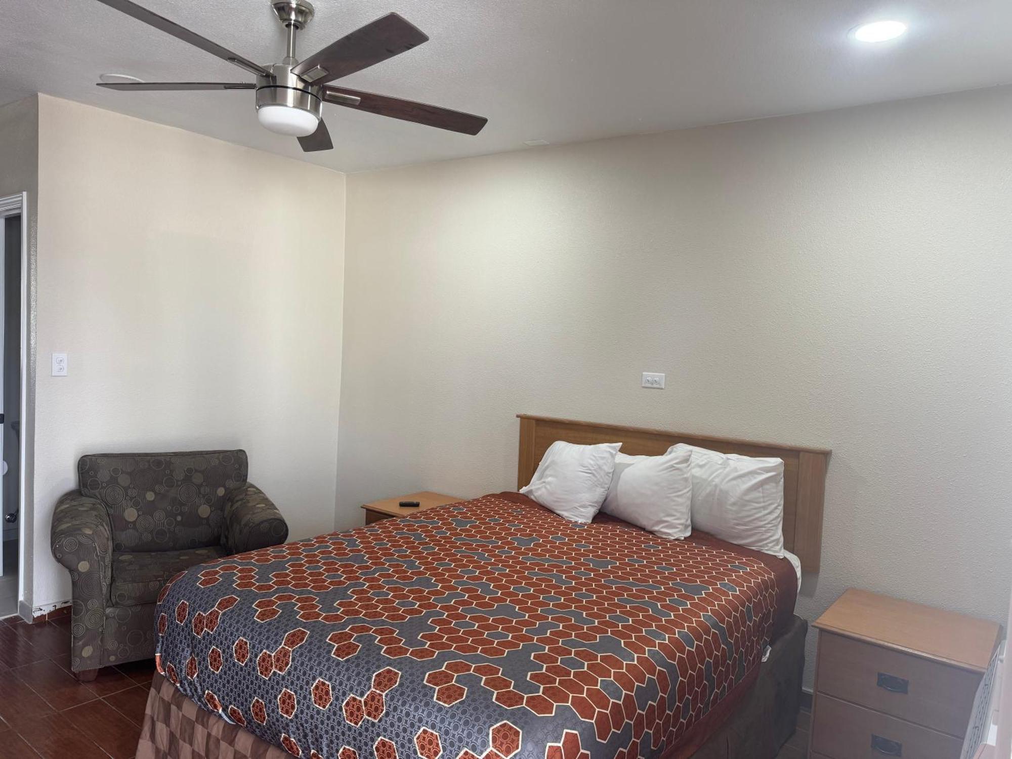 Townhouse Inn And Suites Brawley Esterno foto