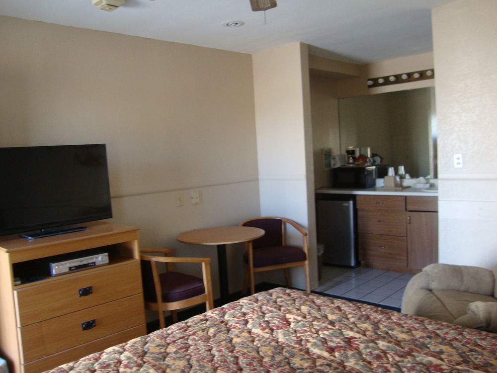 Townhouse Inn And Suites Brawley Esterno foto