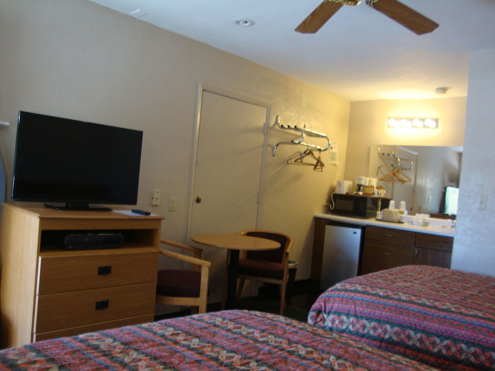 Townhouse Inn And Suites Brawley Esterno foto