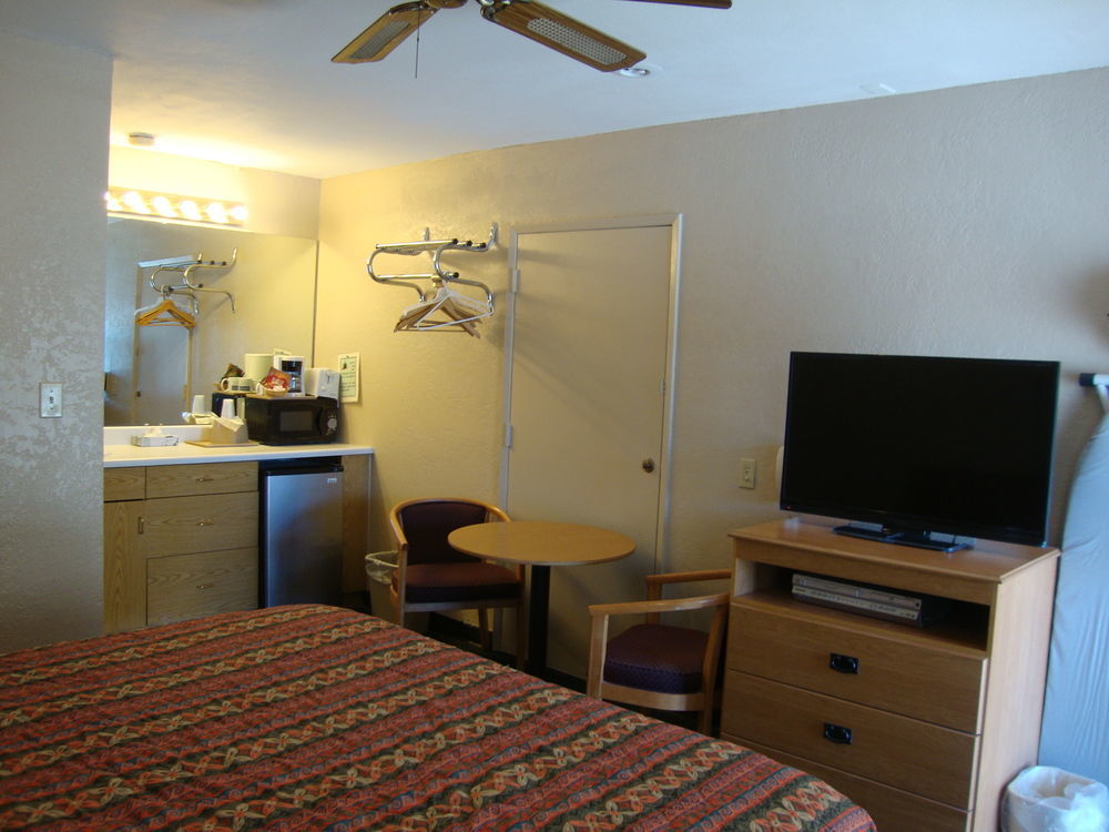 Townhouse Inn And Suites Brawley Esterno foto