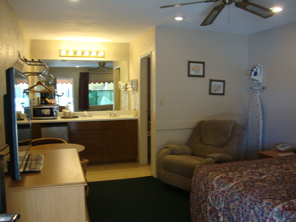 Townhouse Inn And Suites Brawley Esterno foto