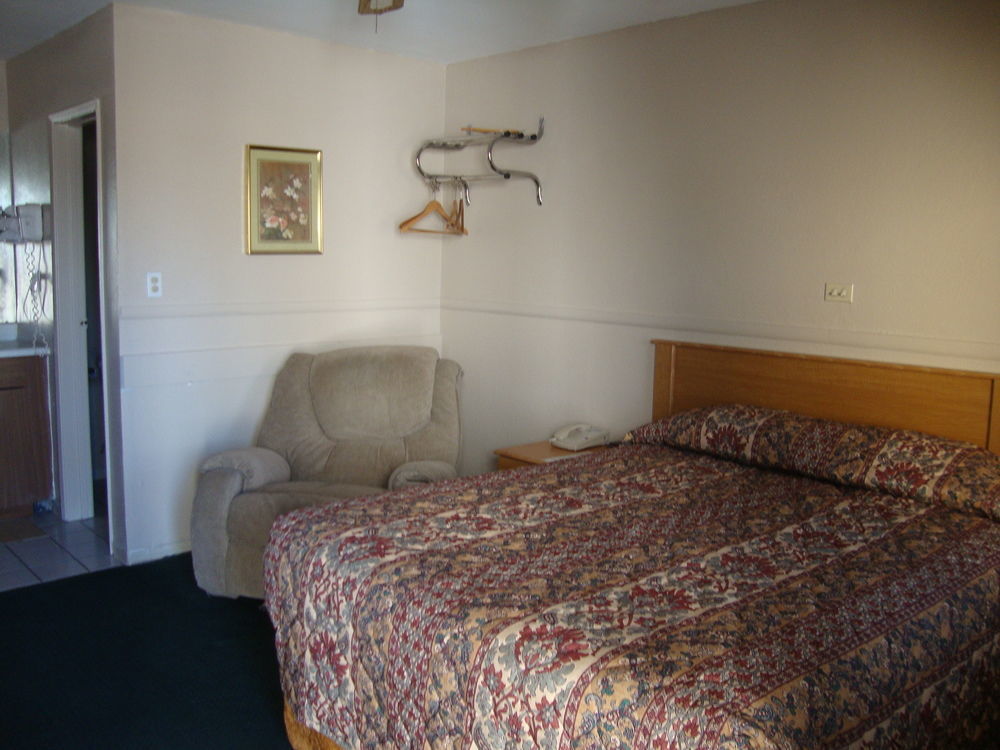 Townhouse Inn And Suites Brawley Esterno foto