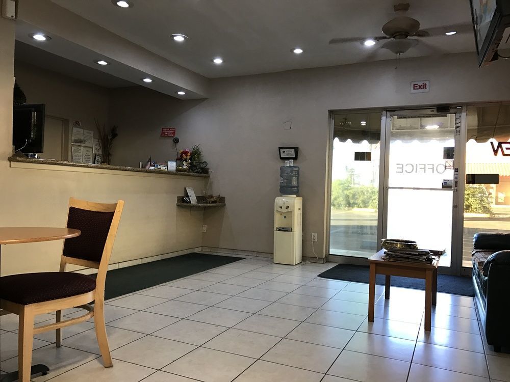 Townhouse Inn And Suites Brawley Esterno foto