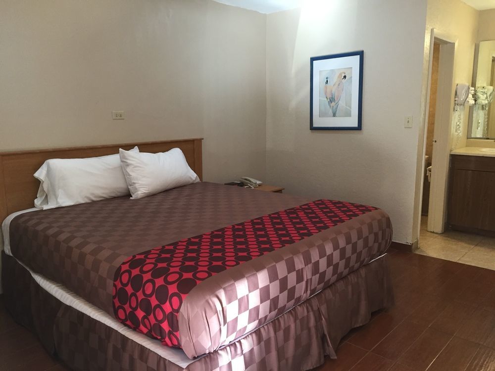 Townhouse Inn And Suites Brawley Esterno foto