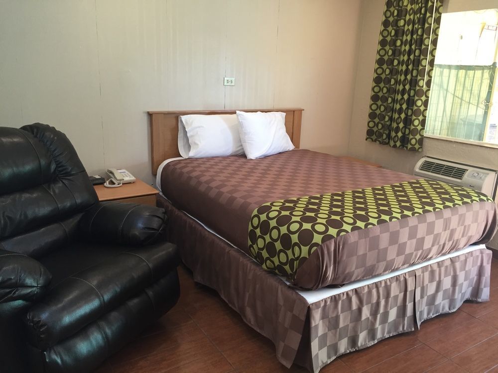 Townhouse Inn And Suites Brawley Esterno foto
