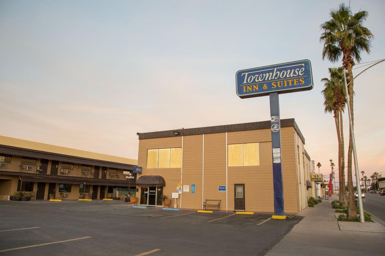 Townhouse Inn And Suites Brawley Esterno foto