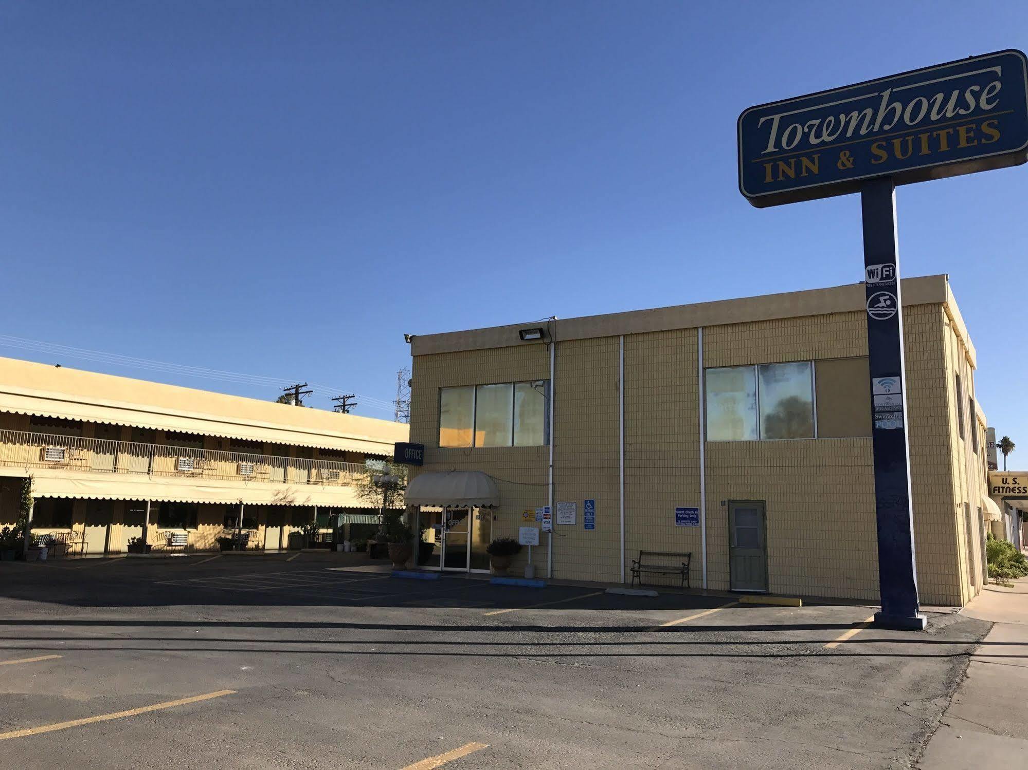 Townhouse Inn And Suites Brawley Esterno foto