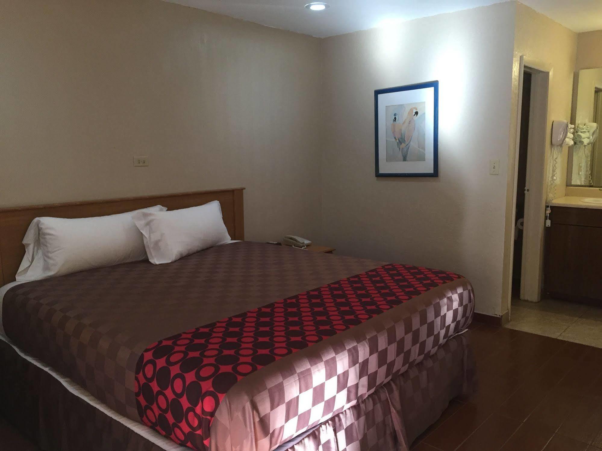 Townhouse Inn And Suites Brawley Esterno foto
