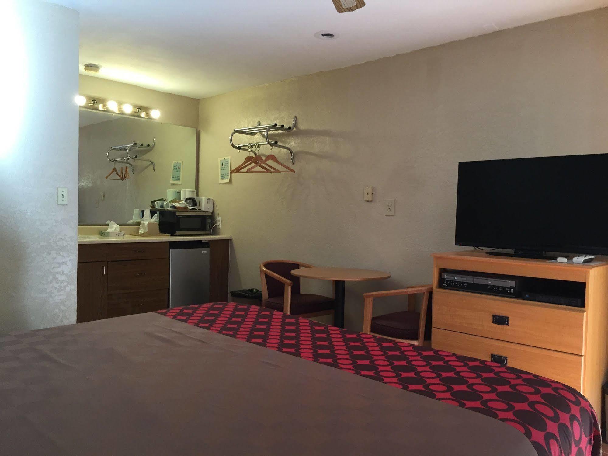 Townhouse Inn And Suites Brawley Esterno foto