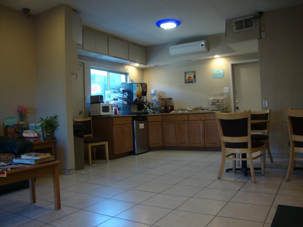 Townhouse Inn And Suites Brawley Esterno foto