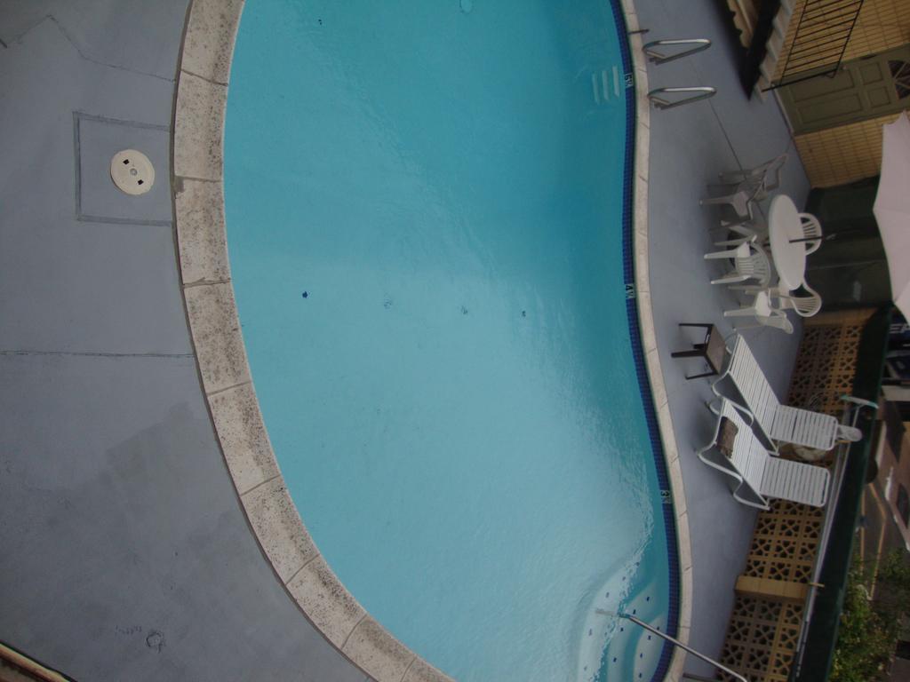 Townhouse Inn And Suites Brawley Esterno foto